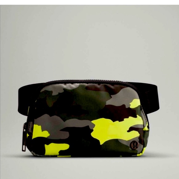 Lululemon everyday belt bag crossbody new without tags. - Picture 1 of 6